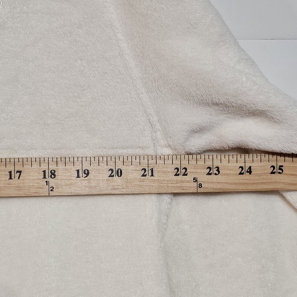 Lauren Ralph Lauren 'LRL' Monogram Plush White Robe - Picture 9 of 12